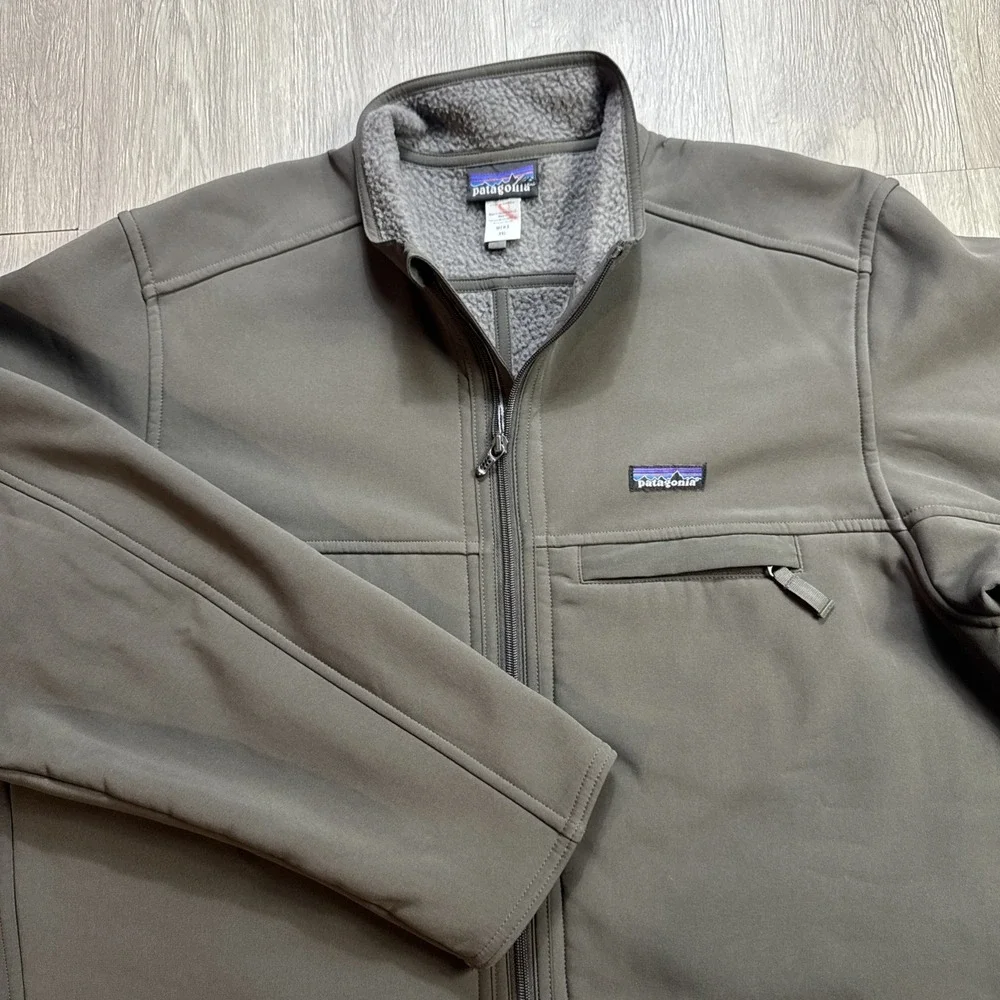 Patagonia‎ Soft Shell Jacket Men's XXL 2XL Taupe Color Sherpa Lined Winter Warm